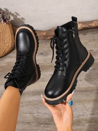 Botas de motociclista de moda para mujer, botas de tobillo o botas de motociclista, adecuadas para actividades al aire libre, versátiles y que combinan con cualquier atuendo