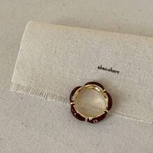 1pc Exquisite 18K Gold Plated Ring Features A Unique Irregular Flower Design With Vibrant Red Enamel Accents That Create A Striking Visual Appeal. The Open End Design Allows For Adjustable Sizing And Comfortable Stacking With Other Rings. Crafted With Premium Hypoallergenic Materials That Resist Tarnishing And Maintain Their Beautiful Appearance Through Regular Wear. The Artistic Floral Motif Combines Elegant Styling With A Touch Of Vintage Charm, Making It Suitable For Both Casual And Formal Occasions. Perfect For Adding A Pop Of Color To Your Everyday Outfits Or Making A Statement At Special Events Like Weddings, Parties, And Music Festivals. The Durable Enamel Coating Ensures Long-Lasting Color Vibrancy While Being Easy To Clean. An Excellent Gift Choice For Fashion-Forward Women Who Appreciate Unique Jewelry Designs.