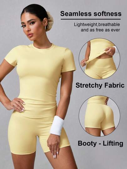 Conjunto deportivo de mujer de unicolor simple con pantalones cortos y mangas cortas