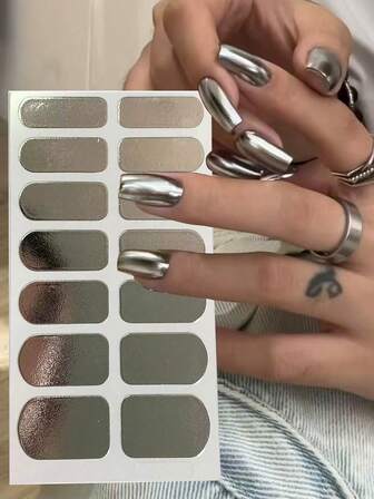 镜面金属金色、银色全包裹自粘指甲贴纸，防水持久DIY指甲装饰贴花，适用于摇滚、朋克、时尚美甲