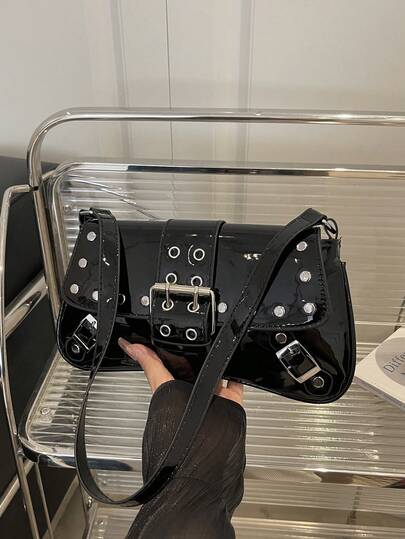 1 件铆钉金属装饰亮面纯色 PU Y2K 不对称单肩包，适合秋冬休闲外出