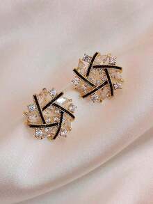 Topshiny 1 Pair Silver-Tone Cubic Zirconia Pentagram Stud Earrings Women, Korean Minimalist Jewelry, Detail May Vary Slightly By Batch HXXJ - 銀色 - 查看 3