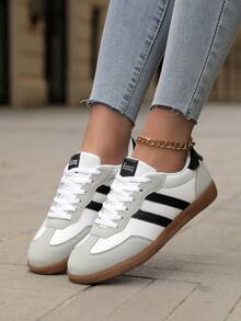 Tênis Casuais Respiráveis e Leves para Mulheres no 4º de Julho, Sapatos de Gelatina Estilo Retrô Campus, Tênis Esportivos de Lazer com Sola de Borracha Redonda, Cadarço, Retalhos Bicolores e Antiderrapante, Preto e Branco