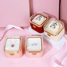 新款可旋转小熊蛋糕图案珠宝盒，内含一支点燃的蜡烛，按钮可翻转层层惊喜礼盒，生日情人节母亲节圣诞节惊喜礼物，适用于戒指、吊坠、项链收纳盒