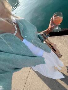 Vivid Style 女士卷边下摆圆领贝壳扭结纽扣长袖针织开衫，短款宽松舒适纯色毛衣，复古风格，适合圣诞节、新年等场合穿着。 - 薄荷藍 - 查看 3