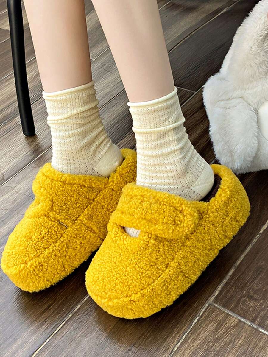 Pantoufles à enfiler chaudes pour femmes, nouvelles sandales à semelle épaisse antidérapante pour l'hiver 2025, talon de 7 cm, fermeture en peluche moelleuse, couleur unie mode polyvalente pour l'extérieur/l'intérieur, style JK mignon, légères et faciles à enfiler, pour femmes enceintes, mules à bout fermé