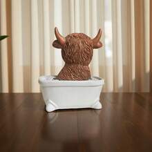 Decoración navideña, adorno de vaca de las tierras altas lindo, diseño de lectura en el inodoro y bañera, decoración popular para el hogar en temporada festiva - Marrón - Ver 6