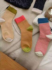 Random 5/3/1 Pair Of Women's Color-Blocked Striped Mid-Tube Socks, Multi-Color Splicing, Versatile Fashion Sports Socks, Contrast Cuff Striped Socks, Women's Socks, Casual Long Tube Tassel Socks (Due To The Lighting And Angle When Shooting, The Actual Product May Have A Slight Color Difference From The Picture)