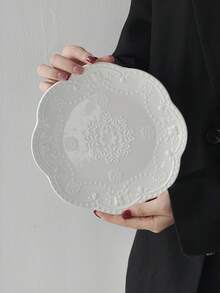 1pc European Style Embossed Ceramic Dinnerware, High-Quality Butterfly Shaped Breakfast/Dessert Plate, Elegant Ceramic Dining Plate - Multicolor - View 15