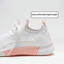 2025 Nuevos zapatos deportivos para mujer, superficie de malla transpirable y ligera para correr en carretera, tenis atléticos cómodos de color beige