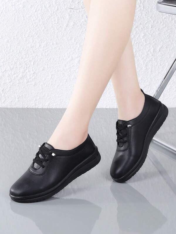 Sapatos de Segurança Pretos para Mulheres, Sola Macia Antiderrapante, Sapatos Confortáveis para Hotel, Restaurante, Cozinha, Escritório, Respiráveis, Slip-On, Leves, em Couro