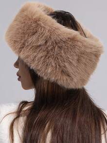 Ultima fascia per capelli in colore unito in finta pelliccia spessa, accessorio alla moda e versatile per l'autunno/inverno