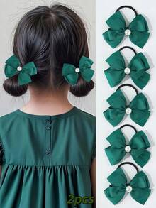 Màu xanh lá cây đậm