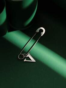 1pc Fashionable Personalized Exaggerated Stainless Steel 26 English Letters A-Z Pendant Earrings, Paired With Stainless Steel Safety Pin Earrings, Suitable For Men And Women For Daily Wear And Parties