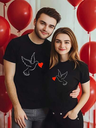 1pc Camisetas de Paloma "Amor" a Juego para Parejas - Tops de Punto de Manga Corta Casual con Diseño de Corazón, Perfectas para Regalos de San Valentín o Navidad, Ropa de Uso Diario, Confort para Todas las Estaciones |   Camiseta de Parejas a Juego |   Ajuste cómodo