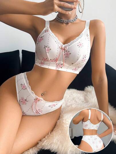 Wygodny damski komplet biustonosz i majteczek z bez fiszbinami w kwiatowy wzór