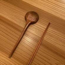 2 piezas Juego de cuchara grande y palillos de madera hechos a mano, cuchara de ramen japonesa, cuchara de olla caliente de mango largo, cucharón de sopa grande universal, utensilios de cocina y hogar reutilizables, vajilla esencial para Halloween, Navidad y otras festividades, juego de comedor duradero