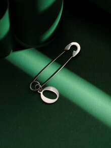 1pc Fashionable Personalized Exaggerated Stainless Steel 26 English Letters A-Z Pendant Earrings, Paired With Stainless Steel Safety Pin Earrings, Suitable For Men And Women For Daily Wear And Parties