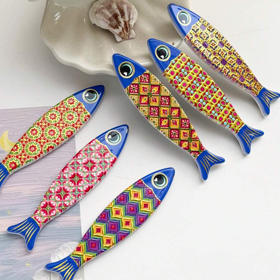 1pc Vintage Bohemian Floral Pattern Embossed Gold Foil Fish Shaped Refrigerator Magnet, Home Decor, Whiteboard, Bottle Opener, Travel Souvenir And Birthday Gift