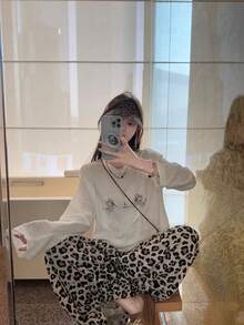 Women Pants - Leopard Print - View 4