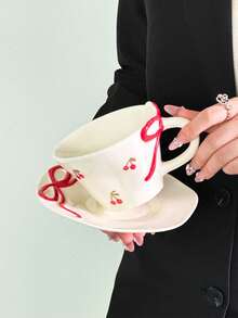 1 pieza Juego de taza y platillo de café de cerámica con diseño de corazón y cereza, taza de café estilo coreano lindo para dama, taza de té pintada a mano con corazón y lazo, taza de té de alta calidad para el té de la tarde, regalo, café árabe