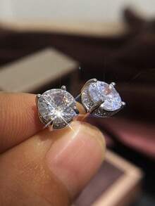 1 par de pendientes de tuerca redondos de circonita elegantes y creativos de estilo minimalista navideño para mujeres, pendientes elegantes y versátiles adecuados para uso diario, fiestas y días festivos