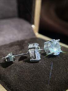 1 par de pendientes de tuerca redondos de circonita elegantes y creativos de estilo minimalista navideño para mujeres, pendientes elegantes y versátiles adecuados para uso diario, fiestas y días festivos