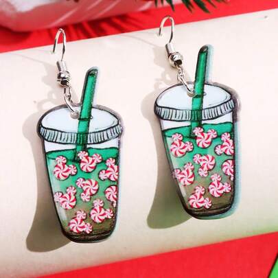 زوج من أقراط أكريليك عيد الميلاد، أقراط جميلة بطباعة مشروبات وأطعمة وكرات الثلج لعيد الميلاد للنساء