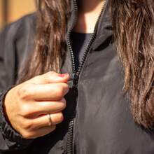 Women's Windbreaker Jacket, Semi-Lined, Water-Resistant, Ultra-Light, Sportswear - màu đen - Xem 3