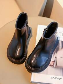 These Ankle Boots Are Simple Yet Refined. The Upper Is Made Of Glossy Leather Material With A Great Feel. The Side Zipper Design Makes Them Easy To Put On And Take Off, Suitable For Wearing In The Autumn And Winter Seasons. "Children's Boots" "Snow Boots"