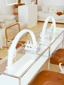 1 Stück LED Arbeitsplatzlampe, Steckdosen-betrieben (keine Batterien erforderlich), perfekt für Schönheitsdienstleistungen (einschließlich Maniküre, Wimpernverlängerung und Hautpflege) sowie präzise Aufgaben, die gezielte Beleuchtung erfordern. Dient auch als Akzentfülllicht für Schmuck. Hervorragend für Zuhause oder Büro - eine schlanke, moderne Tischlampe