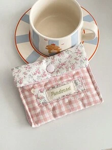 Stilvolle und einfache, kleine, frische rosa karierte und blaue karierte Blumen Aufbewahrungstasche, hochwertige und tragbare Binde-Tasche für Studentinnen zum Ausgehen.