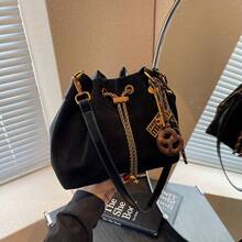 Vintage Umhängetasche für Frauen - Verstellbarer Schultergurt, Kordelzugverschluss, Kaffeebraun/Schwarz - Alltagstasche und Schultertasche, formelle Anlässe und Abendaccessoires - Langlebiges Design, Quastenverzierung, Metallverzierungen,Damentaschen, modische Damenhandtaschen, beliebte Damentaschen im Jahr 2026, Damenhandtaschen, modische Handtaschen, Weihnachtsgeschenke - Braun - Übersicht 8