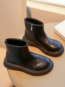 These Ankle Boots Are Simple Yet Refined. The Upper Is Made Of Glossy Leather Material With A Great Feel. The Side Zipper Design Makes Them Easy To Put On And Take Off, Suitable For Wearing In The Autumn And Winter Seasons. "Children's Boots" "Snow Boots"