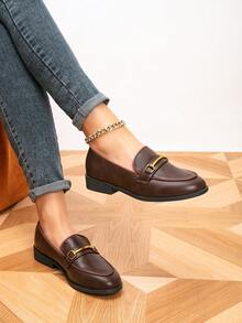 Mocasines de mujer para otoño/invierno, mocasines planos con hebilla metálica de punta redonda, zapatos planos slip-on para exteriores, zapatos de mujer retro, zapatos casuales