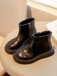 These Ankle Boots Are Simple Yet Refined. The Upper Is Made Of Glossy Leather Material With A Great Feel. The Side Zipper Design Makes Them Easy To Put On And Take Off, Suitable For Wearing In The Autumn And Winter Seasons. "Children's Boots" "Snow Boots"