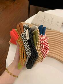 Random 5/3/1 Pair Of Women's Color-Blocked Striped Mid-Tube Socks, Multi-Color Splicing, Versatile Fashion Sports Socks, Contrast Cuff Striped Socks, Women's Socks, Casual Long Tube Tassel Socks (Due To The Lighting And Angle When Shooting, The Actual Product May Have A Slight Color Difference From The Picture)