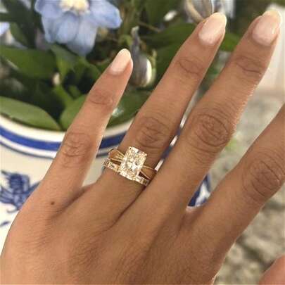 2 Stücke Damen Mode Ring Set, luxuriöser & eleganter Stil, mit kubischem Zirkonia verzierte Ringe, geeignet für Valentinstag, Urlaub, Pendeln, Date, Party, Hochzeit, Verlobung, Geschenk für Ehefrau, Freundin, Mutter, Geburtstag, Jahrestag, Neujahr, alle Jahreszeiten