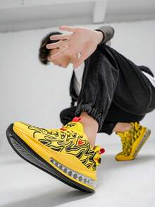 1 Pair Random Printed Fire Pattern Lace-Up Cushioned Sports Shoes For Outdoor, Spring/Autumn