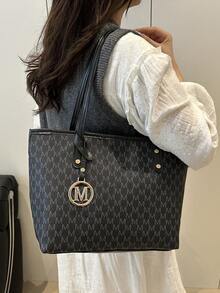 1pc Black Vintage Floral Letter Decor Metal Hardware PU Tote Bag, Large Capacity Women's Shoulder Bag (Metal Pendant Left/Right Random, Not Fixed)