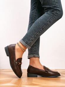 Mocasines de mujer para otoño/invierno, mocasines planos con hebilla metálica de punta redonda, zapatos planos slip-on para exteriores, zapatos de mujer retro, zapatos casuales