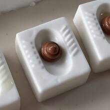 1个马桶便便缓解挤压玩具，一款恶作剧挤压器，可缓解压力和发泄愤怒，是送给你最好的朋友的绝佳礼物。 - 彩色 - 查看 9