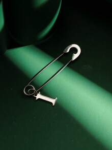 1pc Fashionable Personalized Exaggerated Stainless Steel 26 English Letters A-Z Pendant Earrings, Paired With Stainless Steel Safety Pin Earrings, Suitable For Men And Women For Daily Wear And Parties