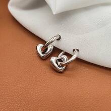 1 Paar modische herzförmige Edelstahl Ohrringe, elegantes Design für Frauen, für den Alltag