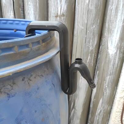 1 件重型塑料溢流排水管和落水管 - 无需钻孔的快速连接系统，防漏设计，溢流 P 带有柔性管和弯头连接器，适用于雨水箱、排水沟、落水管 - 易于安装用于花园灌溉，雨水系统耐用管道解决方案（兼容 PVC/ABS 管）