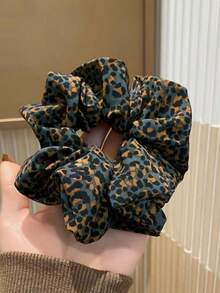 1 Oversized Leoparden-Muster Haargummi - Ein klassischer blauer Tierdruck Haargummi für Frauen mit einem weichen, hakenlosen Band, ein Muss für Reisen und alltägliches Haarzubehör. Gummibänder Haargummis Haargummis Scrunchies Haarseile - Verschiedenfarbig - Übersicht 3