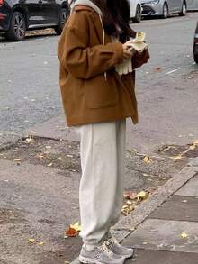 女士棕色短外套，别致优雅的秋季外套，完美打造秋季时尚造型