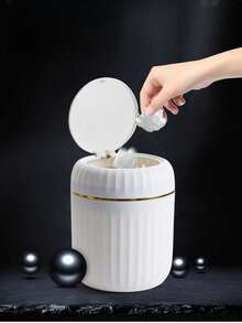 1pc Press-Top Mini Trash Can - Durable PP Material, Compact Desktop Waste Basket For Office, Bedroom, Living Room - Home Garbage Container With Lid For Return School Premium Simple Covered Trash Can, Fashionable White Wastebasket, Desktop Garbage Can With Lid For Living Room, Bedroom, Kitchen, Bathroom, Office