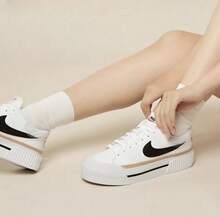 Nike Court Legacy 女子全新厚底小白鞋休閒板鞋 - 白色 - 查看 2