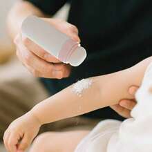 1 pièce Étui portable pour poudre libre, boîte de rangement pour talc de voyage, réutilisable, vide, boîte de rangement pour bain, lotion corporelle, écran solaire. Applicateur multifonctionnel de poudre avec éponge revêtue de lotion corporelle en hiver et de poudre de talc en été.